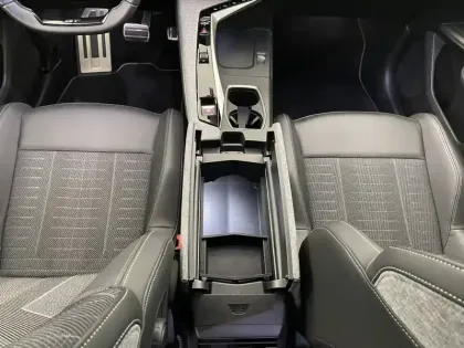 Photo 24 Peugeot 3008  Electrique 210 ch 73 kWh