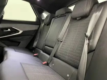 Photo 14 Peugeot 3008  Electrique 210 ch 73 kWh