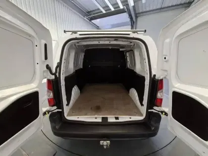 Photo 21 Peugeot Partner  FOURGON STANDARD 650 KG BLUEHDI 100 S&S BVM5
