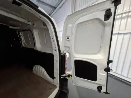 Photo 20 Peugeot Partner  FOURGON STANDARD 650 KG BLUEHDI 100 S&S BVM5
