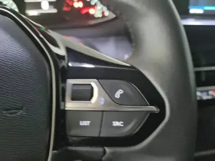 Photo 24 Peugeot 208  PureTech 100 S&S BVM6