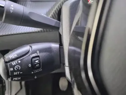 Photo 22 Peugeot 208  PureTech 100 S&S BVM6