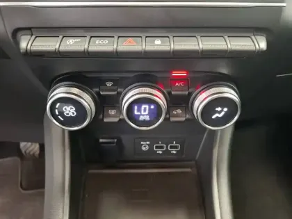 Photo 27 Renault Captur  Blue dCi 115