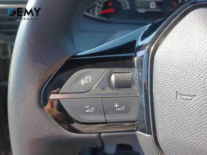 Photo 16 Peugeot 2008  PureTech 100 S&S BVM6