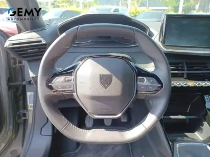 Photo 12 Peugeot 2008  PureTech 100 S&S BVM6