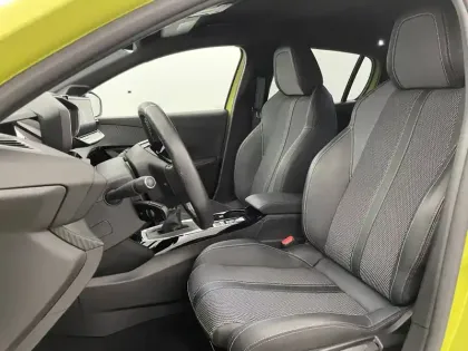 Photo 45 Peugeot 208  PureTech 100 S&S BVM6