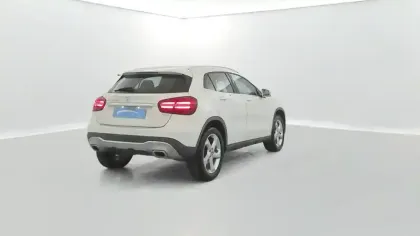 Photo 18 Mercedes GLA  180 d