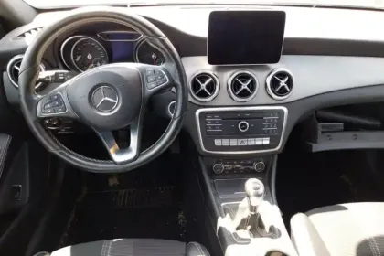 Photo 13 Mercedes GLA  180 d