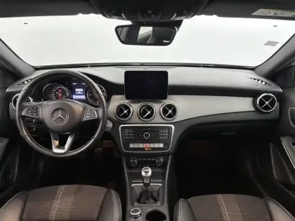 Photo 41 Mercedes GLA  180 d