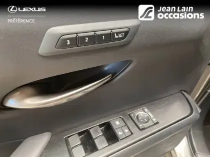 Photo 19 Lexus UX  250h 2WD