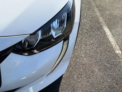 Photo 13 Peugeot 208  Electrique 136ch 51 kWh Business