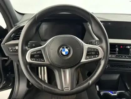 Photo 44 BMW Serie 1 118iA 136ch M Sport DKG7 + Sièges chauffants