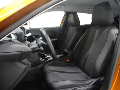 Photo 6 Peugeot 2008  e- 136ch Roadtrip