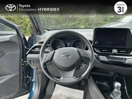 Photo 8 Toyota C-HR  1.8 Hybride 122ch Design Ultimate E-CVT