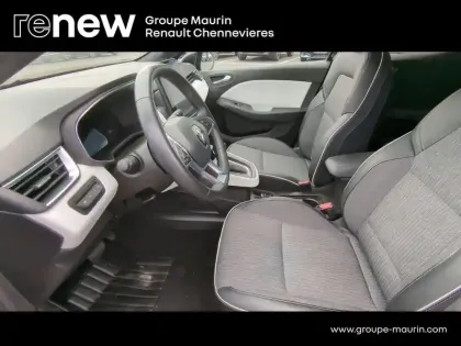 Photo 8 Renault Clio  1.6 E-Tech 145ch full hybrid Techno