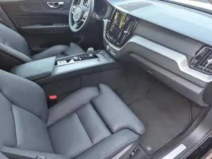 Photo 12 Volvo XC60  T6 Hybride Rechargeable 253 + 145ch Ultra Style Dark Geartronic 8 AWD