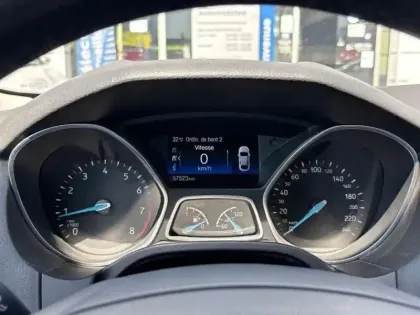 Photo 11 Ford Focus  1.0 EcoBoost 125ch Stop&Start Sync Edition