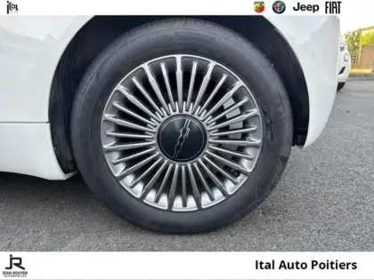 Photo 10 Fiat 500  FIAT  Icône berline 23,8 kWh