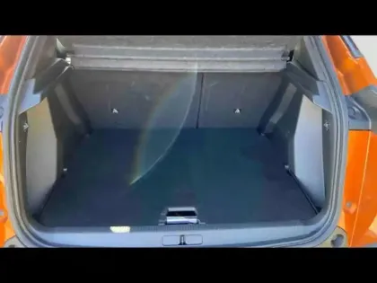 Photo 4 Peugeot 2008  e- 136ch GT