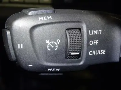 Photo 14 Peugeot 3008  HYBRID 225ch Roadtrip e-EAT8