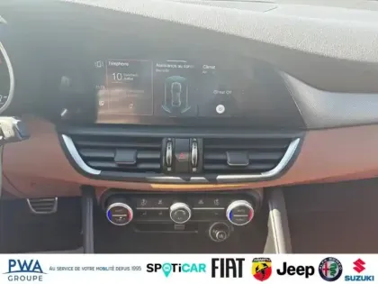 Photo 14 Alfa Romeo Giulia  2.0 TB 280ch Veloce AT8 MY20