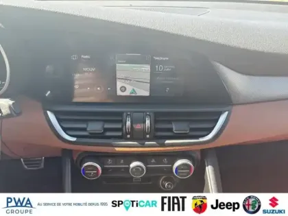 Photo 13 Alfa Romeo Giulia  2.0 TB 280ch Veloce AT8 MY20