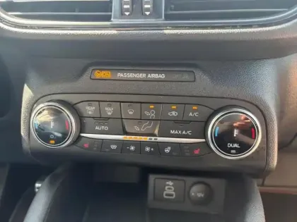 Photo 29 Ford Kuga  2.5 Duratec 180ch Hybrid FlexiFuel ST-Line X Powershift