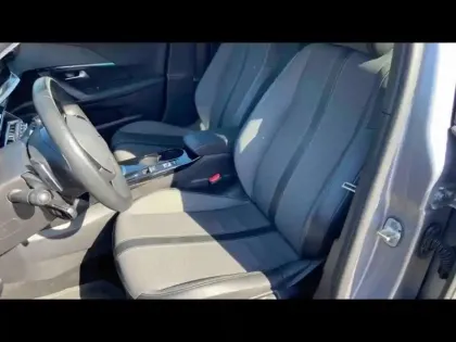 Photo 10 Peugeot 2008  1.2 PureTech 130ch S&S Allure EAT8 7cv