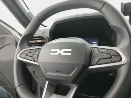 Photo 14 Dacia Duster  1.6 hybrid 140ch Extreme