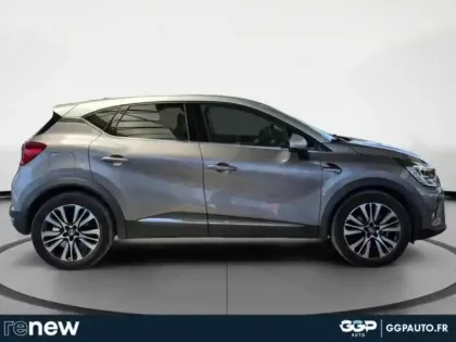 Photo 5 Renault Captur  1.6 E-Tech hybride 145ch Iconic