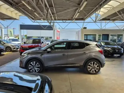 Photo 1 Renault Captur  1.6 E-Tech hybride 145ch Iconic