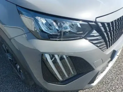 Photo 35 Peugeot 2008  PureTech 100 S&S BVM6