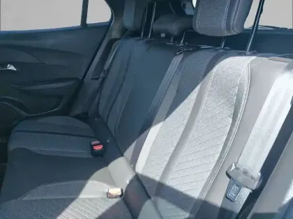 Photo 31 Peugeot 2008  PureTech 100 S&S BVM6