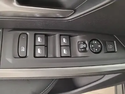 Photo 47 Peugeot 3008  Hybrid 145 e-DCS6