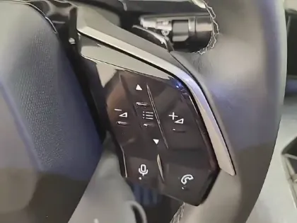 Photo 44 Peugeot 3008  Hybrid 145 e-DCS6