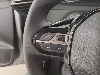Photo 19 Peugeot 208  100 S&S BVM6