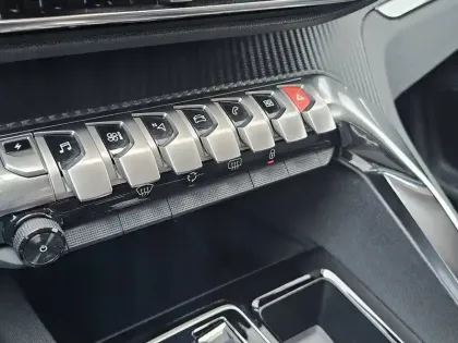 Photo 10 Peugeot 3008  PHEV HYBRID 180 EAT8