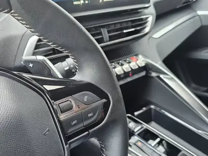 Photo 15 Peugeot 3008  PHEV HYBRID 180 EAT8