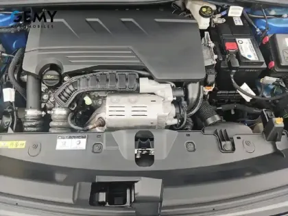 Photo 41 Peugeot 2008  PureTech 155 S&S EAT8