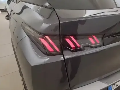 Photo 16 Peugeot 3008  Electrique 210 ch 73 kWh