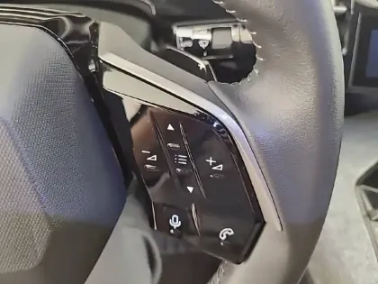 Photo 43 Peugeot 3008  Electrique 210 ch 73 kWh