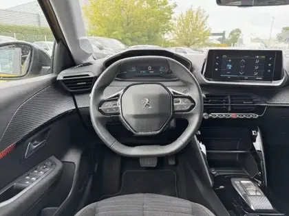 Photo 8 Peugeot 208  Electrique 50 kWh 136ch