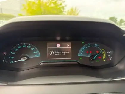 Photo 9 Peugeot 208  Electrique 50 kWh 136ch