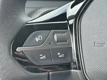 Photo 14 Peugeot 208  Electrique 50 kWh 136ch