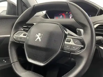 Photo 28 Peugeot 3008  Hybrid 225 e-EAT8