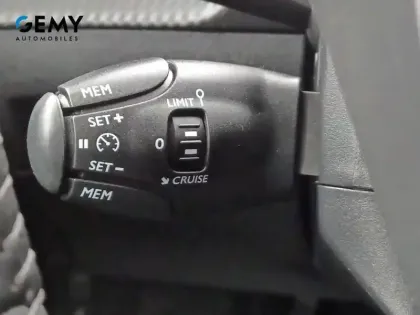 Photo 10 Peugeot 208  PureTech 75 S&S BVM5
