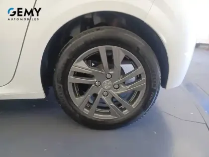 Photo 25 Peugeot 208  PureTech 75 S&S BVM5