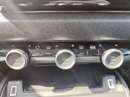 Photo 18 Citroën C4  Hybride 145 e-DCS6