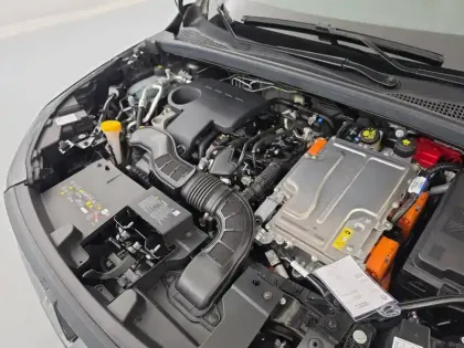 Photo 35 Renault Captur  E-Tech full hybrid 145 ch