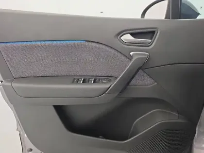 Photo 19 Renault Captur  E-Tech full hybrid 145 ch